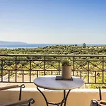 Stamo By Select Villa