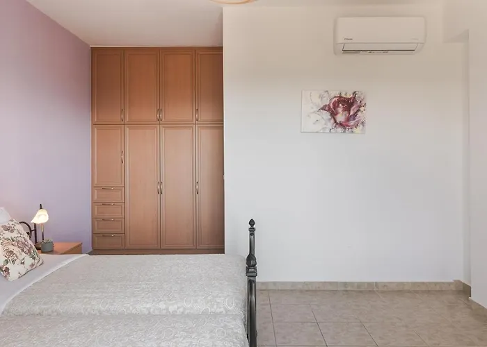 Stamo By Select Villa *